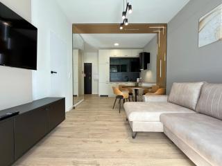 Czysta 4 Signature Apartments by BookingHost - 2