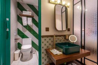 Comfort Source Hotel -Guangzhou Dongxiaonan Subway Station Branch - 1