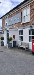 The Buxted Inn Hotel Free parking - 8