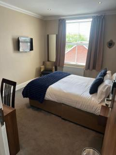 The Buxted Inn Hotel Free parking - 7