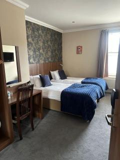 The Buxted Inn Hotel Free parking - 6