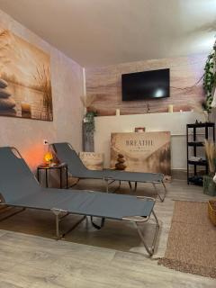 Crossroads Nest Spa - 2