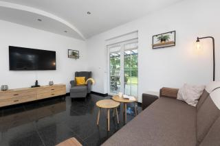 Apartment ''Senko'' with 2 Bedrooms and Parking by Noclegi Renters - 3