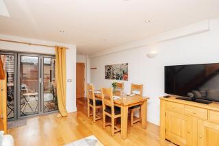 Peels yard - Central Henley - 4