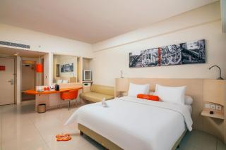 HARRIS Hotel & Conventions Ciumbuleuit Bandung - 8