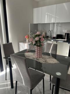Luxury VIP Parisian Dream - 1