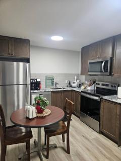 Guest Suite in South West Calgary - 9