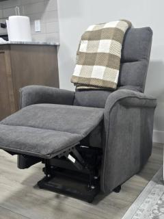 Guest Suite in South West Calgary - 1