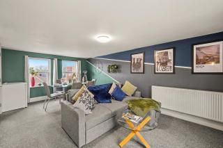 The Rooftop Penthouse - Stylish City Escape - 1