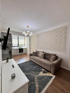 Lovely 3 Bedroom Apartment with City View - 5
