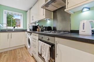 2 bed flat in Gravesend close to M25 & Ebbsfleet station - 4