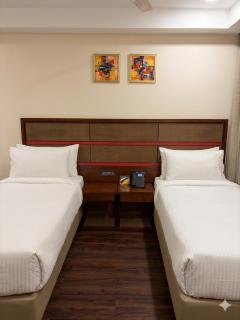 HOTEL NILACHAL - 10 Mins Travel to Kamakhya Temple, Guwahati - 4
