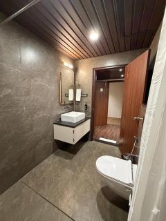 HOTEL NILACHAL - 10 Mins Travel to Kamakhya Temple, Guwahati - 6
