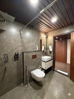 HOTEL NILACHAL - 10 Mins Travel to Kamakhya Temple, Guwahati - 1
