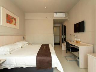 Jinjiang Inn Xianning Yinquan Avenue Hot Spring Hotel - 1