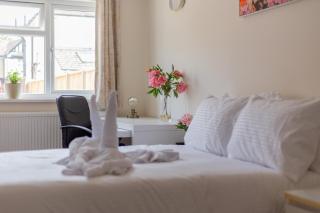 2BR Annexe with Garden near Heathrow - 6