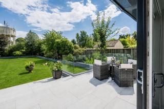 16 Bredfield Road - 8