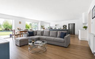 16 Bredfield Road - 9