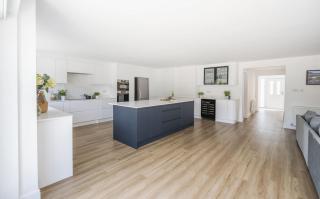 16 Bredfield Road - 7