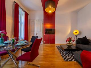 Bright 2BR Apartment for 6 near City Center & Metro U2 - 5