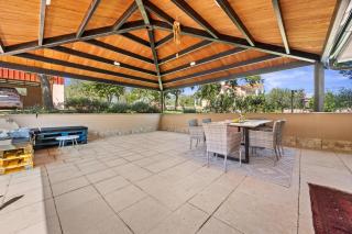 Majmajola Garden Villa for 14 persons near Pula with kids playground, sauna & large garden - 4