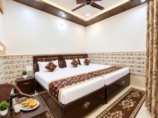SHREE AYODHYA DHAM HOTEL The Jovira Heights MBP - Near Shree RAM JANMBHUMI- Shree Hanuman Garhi Temple - Railway Station - BEST FAMILY HOTEL IN AYODHYA - 5