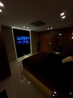 Fam Stay 1BR Sanctuary Pool Gym Steam Sauna - 9