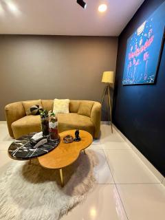 Fam Stay 1BR Sanctuary Pool Gym Steam Sauna - 8