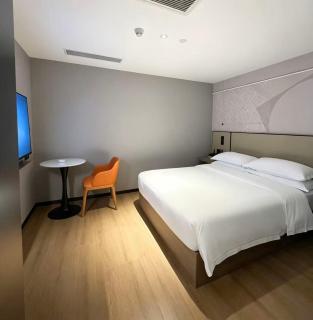 Baiman Hotel -Guangzhou Olympic Sports Center Chebei Metro Station Branch - 8