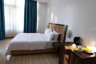 Eagle View Kimi Appart Hotel - 3