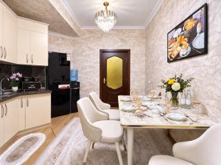 Royal Rentals - Spacious 3BR near Railway Station - 4