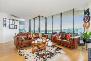 Urban Cowboy Loft with Views Near St Kilda Beach - 8