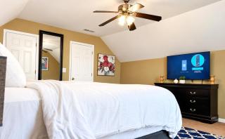Atlanta Modern 4BR Getaway in Prime Location & Comfort - 1