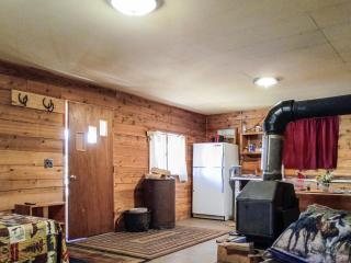 Nez Perce Trail Stay & Play - Whitetail & Bear Den Cabins - 2