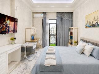42 Boulevard - 2BR - Balcony & Fountain View by Royal Rentals - Tashkent - 1