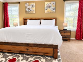 Atlanta Modern 4BR Getaway in Prime Location & Comfort - 3