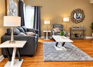 Atlanta Modern 4BR Getaway in Prime Location & Comfort - 5