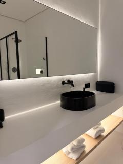 Black House - 8