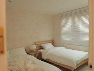 Morning Gwangalli 301, 30 seconds to the beach, emotional romantic accommodation - 8