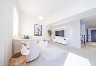 Elegant Waterfront Villa W Sunset Terrace - 4
