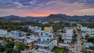 The Parmatma Hotel - 8