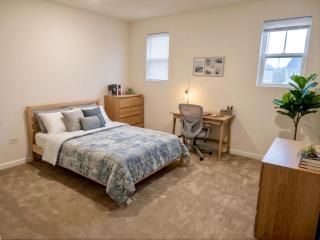 Best Business House in Mundelein - 1
