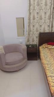Great Location & Comfortable First Floor Portion - Karachi - 4