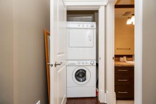 Private 1-Bedroom Suite Near Cambie Village - 2