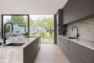 Luxury villa with private cinema pool and gym - 1