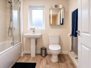 3-bed House - Sleeps 6 - Free Parking - Garden - 5