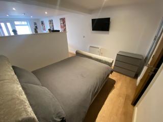 RL 4 - Studio Apartment - Free Street Parking - 4