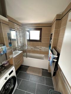 New apartment, sleeps 4 - 5