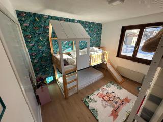 New apartment, sleeps 4 - 4