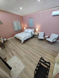 Whitetail Suites Cabin 2 - 1
